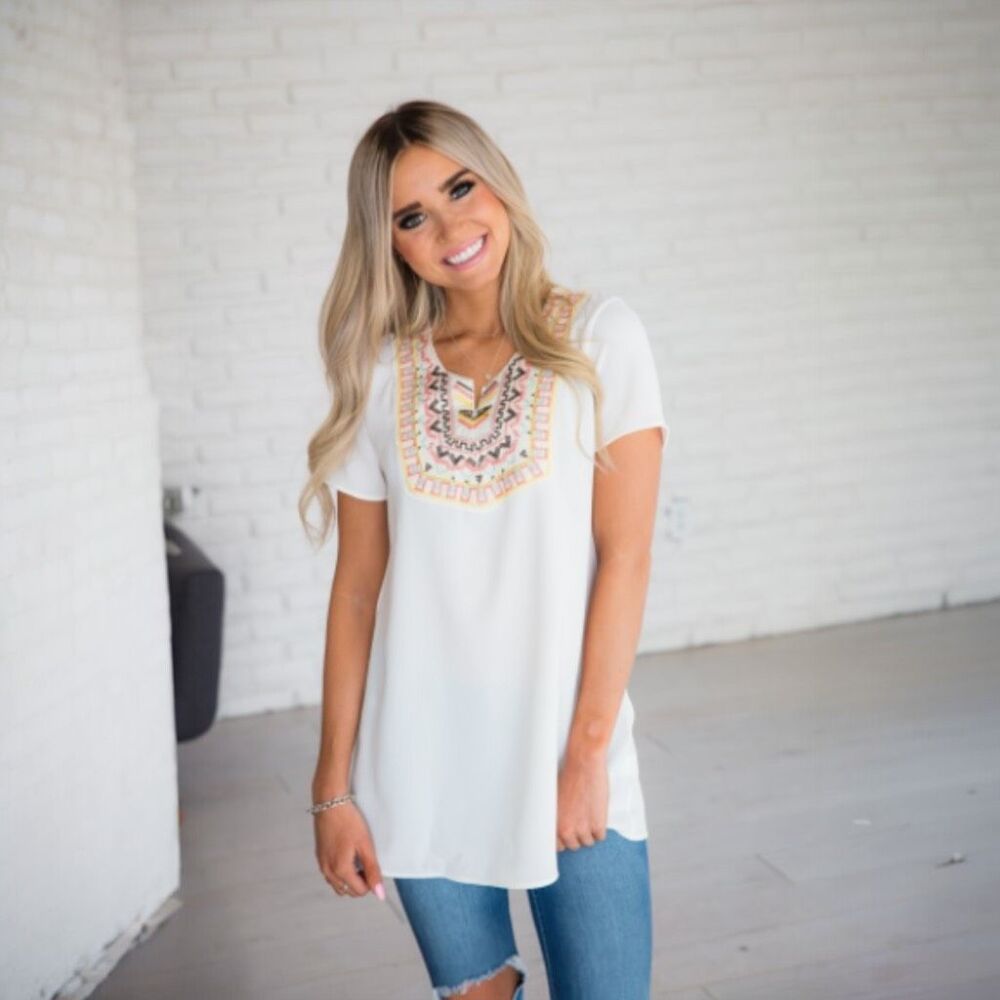 NWT Lake Flower Kelsie Ivory Embroidered Tunic Top M Boho Boutique